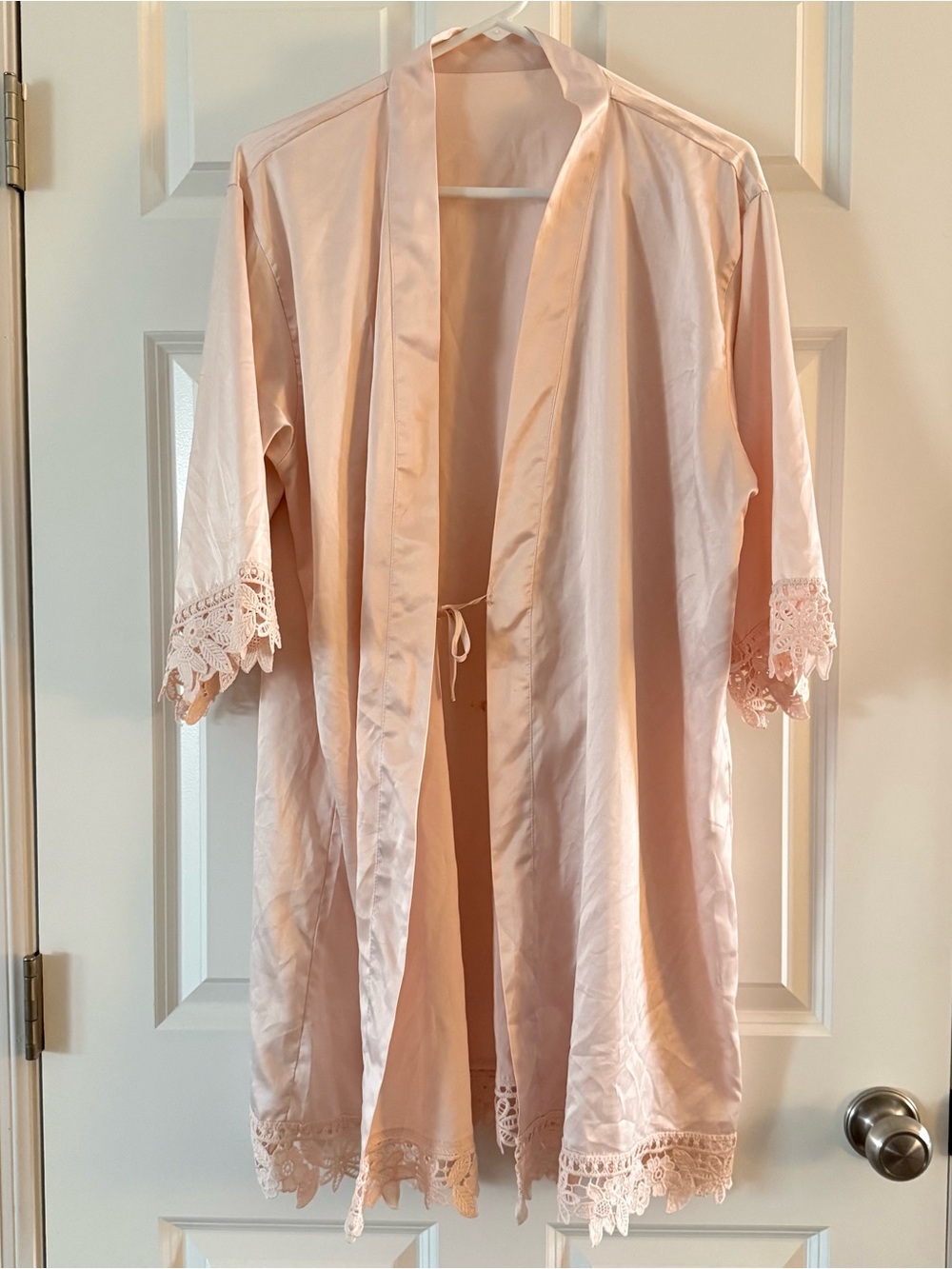 Women's Lace-Trim Satin Robe - Blush Pink